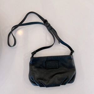 Marc Jacob’s cross body purse black leather with black hardware rare find!